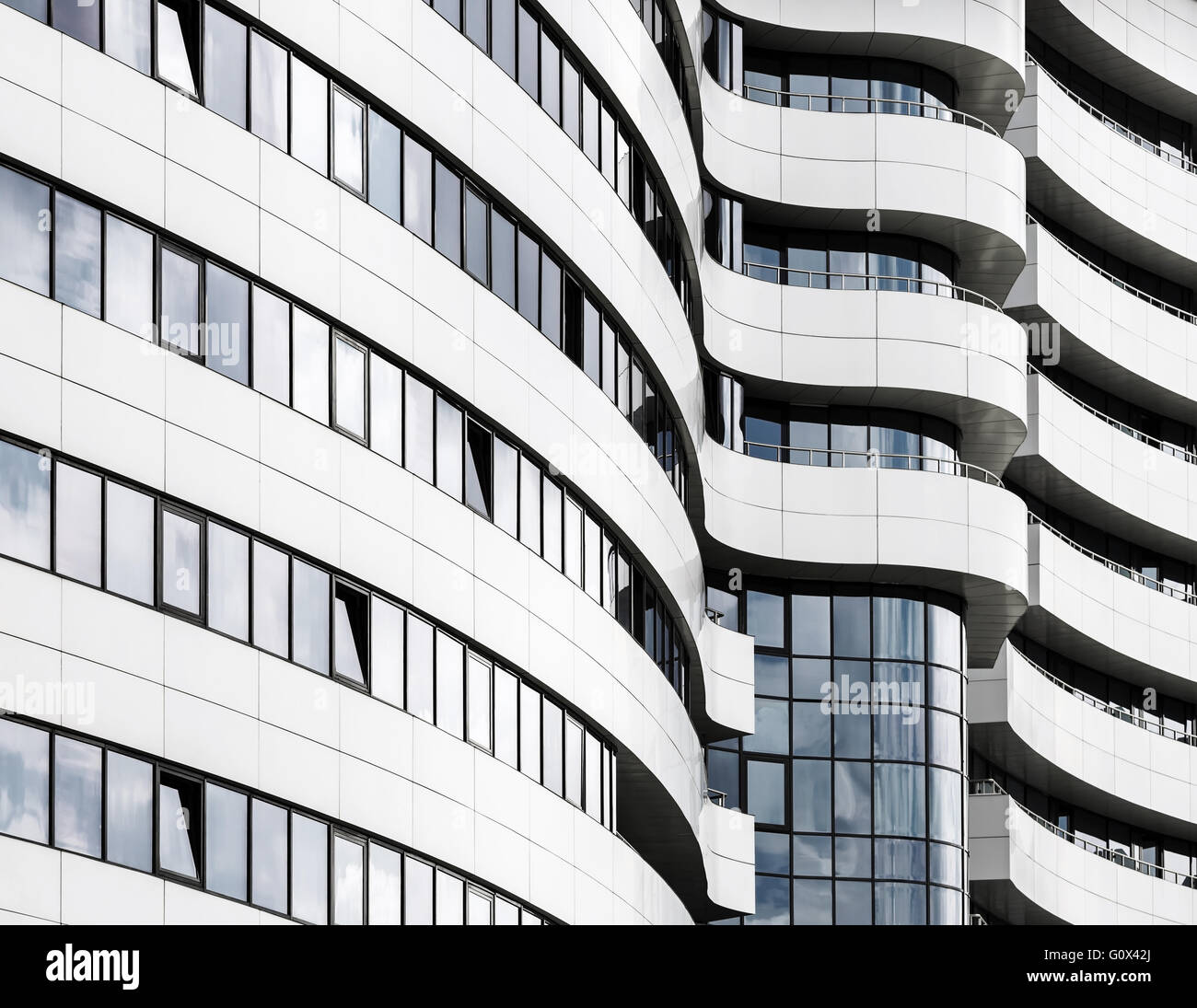 Fragment abstrait de l'architecture moderne. Affaires courantes l'architecture industrielle moderne. Immeuble de bureaux modernes. Banque D'Images