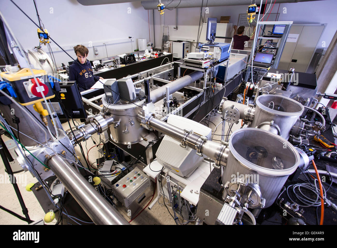 Groupe de recherche du laboratoire de physique des Plasma et Laser du professeur Pretzler dans l'Université Heinrich-Heine-Dusseldorf Banque D'Images