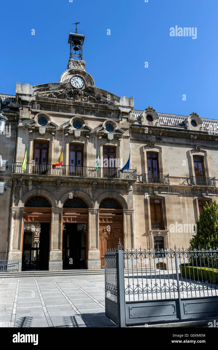 JAEN, ESPAGNE - mai 2016, 2 : Palais du conseil de comté de Jaen, la façade néoclassique est l'oeuvre de Jorge Porrua, Espagne Banque D'Images