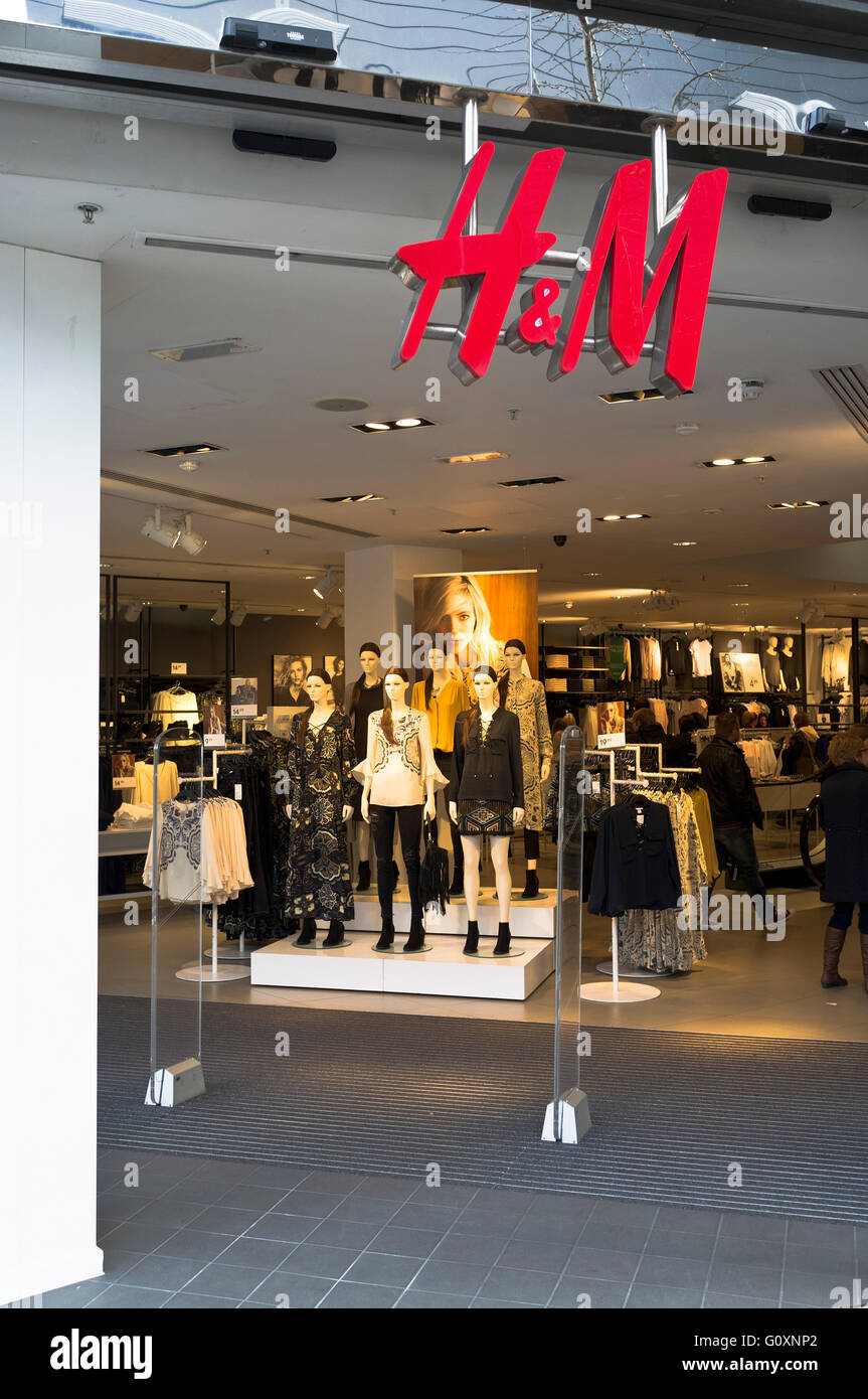 Dh HM store ACHETEZ AU DÉTAIL Entrée H&M shop boutiques de mode moderne  Bristol Banque D'Images, Photo Stock: 103850042 - Alamy