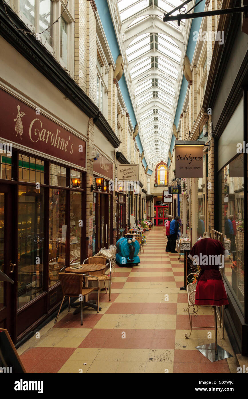 L'Arcade centrale Hope Street Wrexham menant à la piscine marché bouchers construit en 1891 Banque D'Images