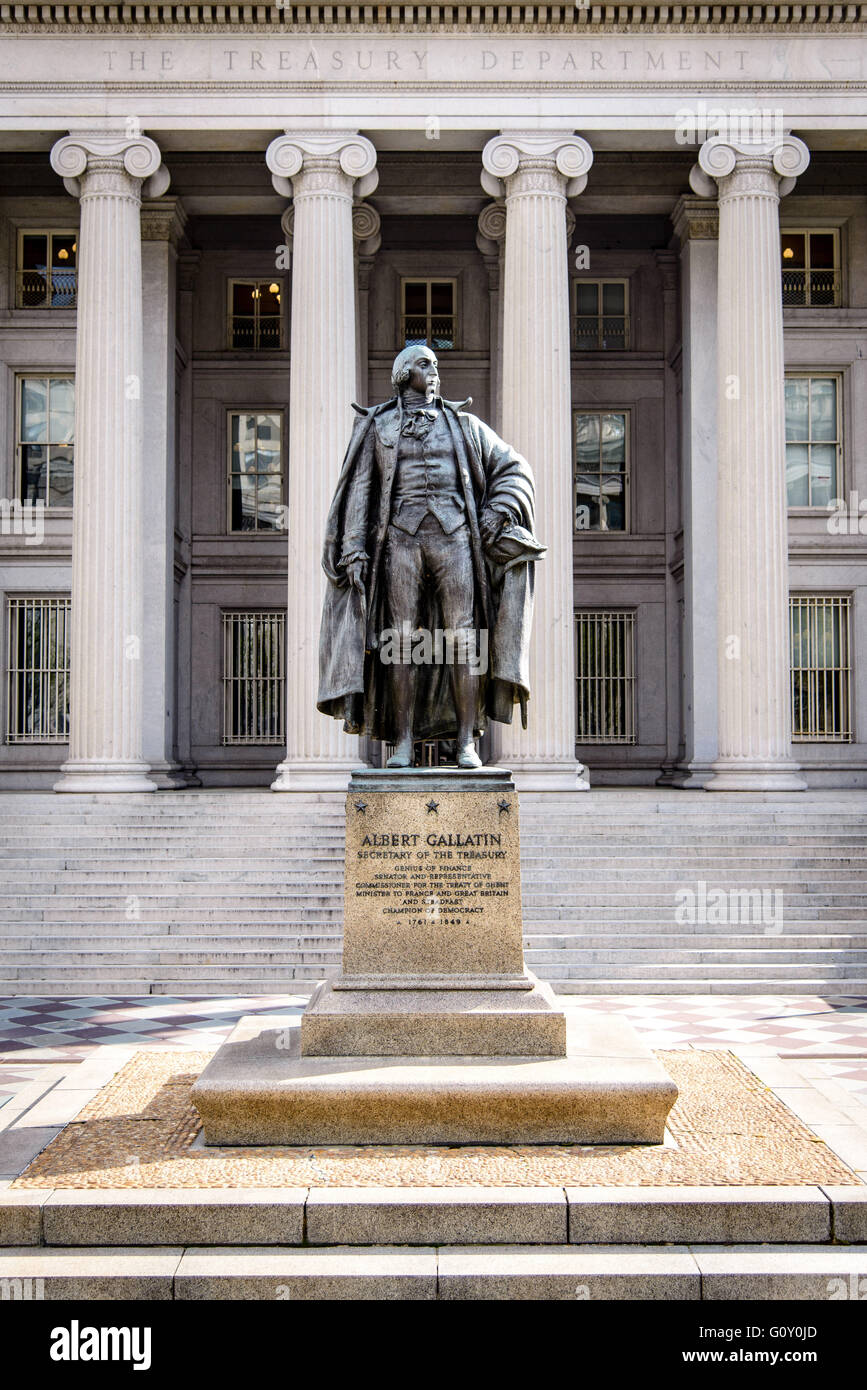 Albert Gallatin statue, Treasury Building, Pennsylvania Avenue, Washington DC Banque D'Images