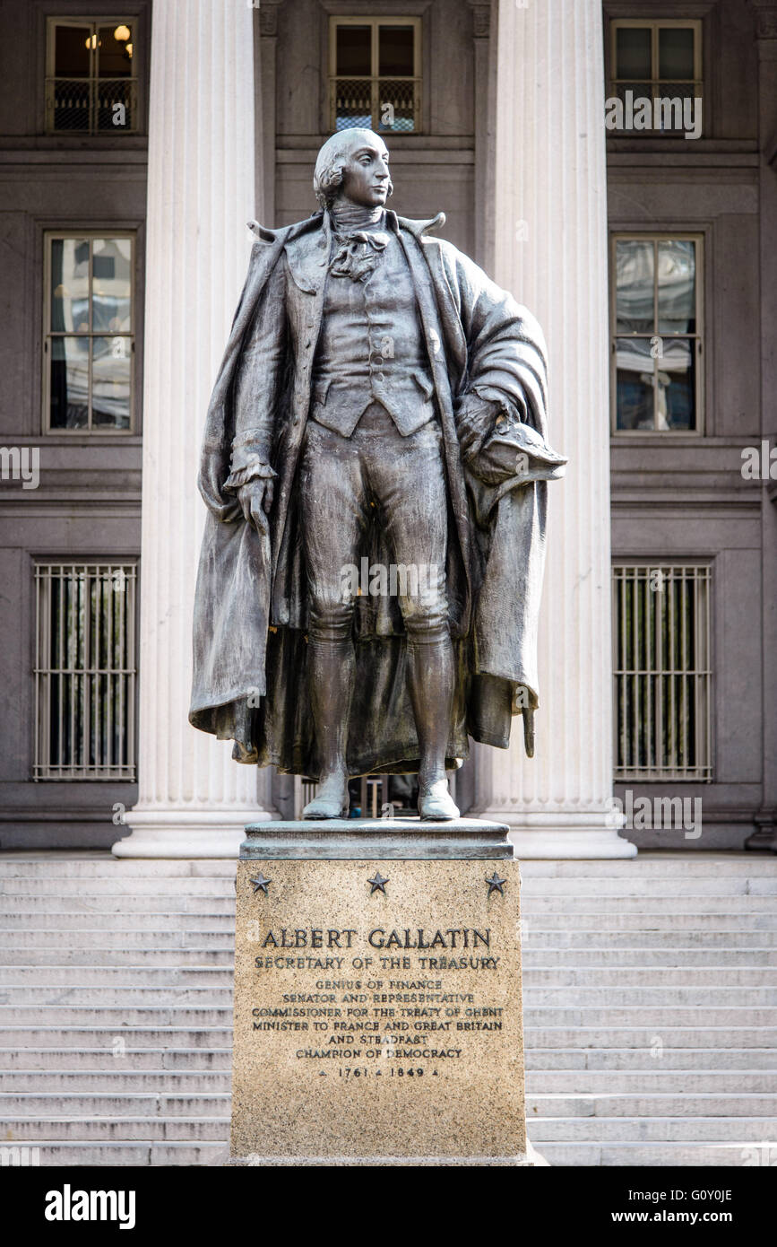 Albert Gallatin statue, Treasury Building, Pennsylvania Avenue, Washington DC Banque D'Images