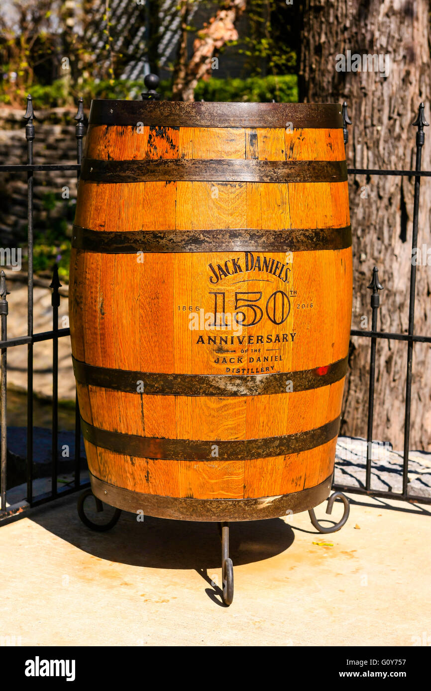 Jack Daniels 150e Anniversaire Fut De Chene A La Distillerie Dans La Region De Lynchburg Tennessee Photo Stock Alamy Jack Daniels 150e Anniversaire Fut De Chene A La Distillerie Dans La Region De Lynchburg Tennessee Photo Stock Alamy