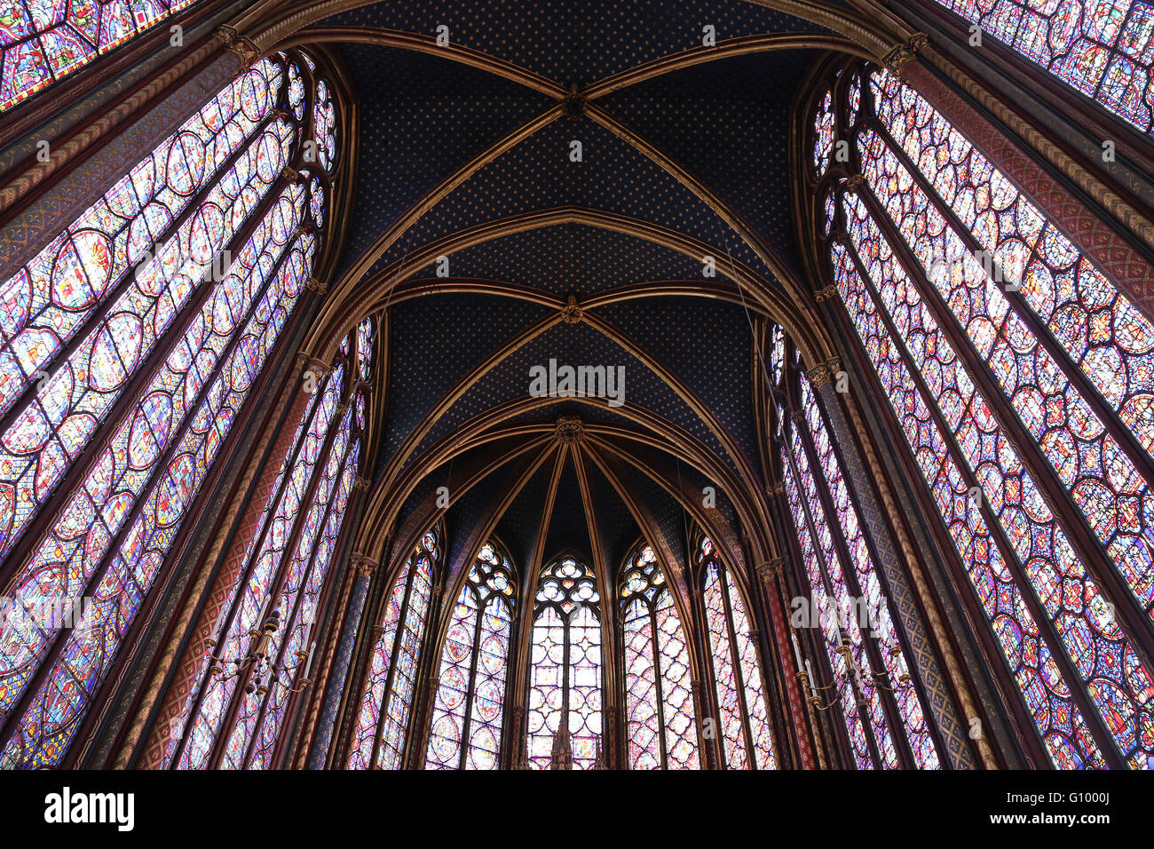 Vitrail. La chapelle de la Sainte-Chapelle (La Sainte Chapelle). 1248. Paris. La France. De style gothique. Banque D'Images