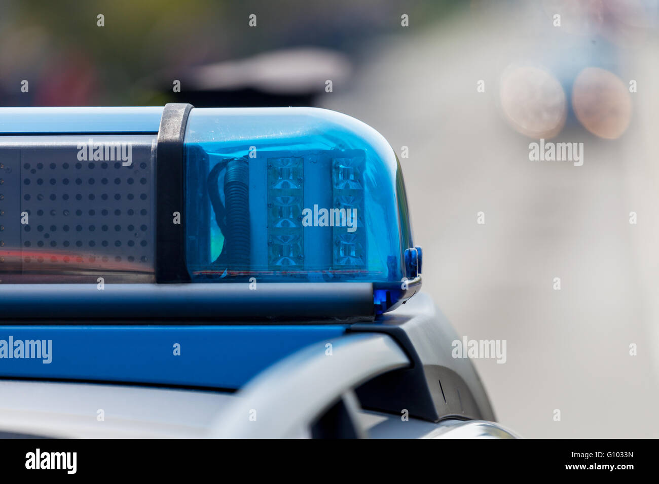 Feux bleus à partir d'une voiture de police allemand Banque D'Images