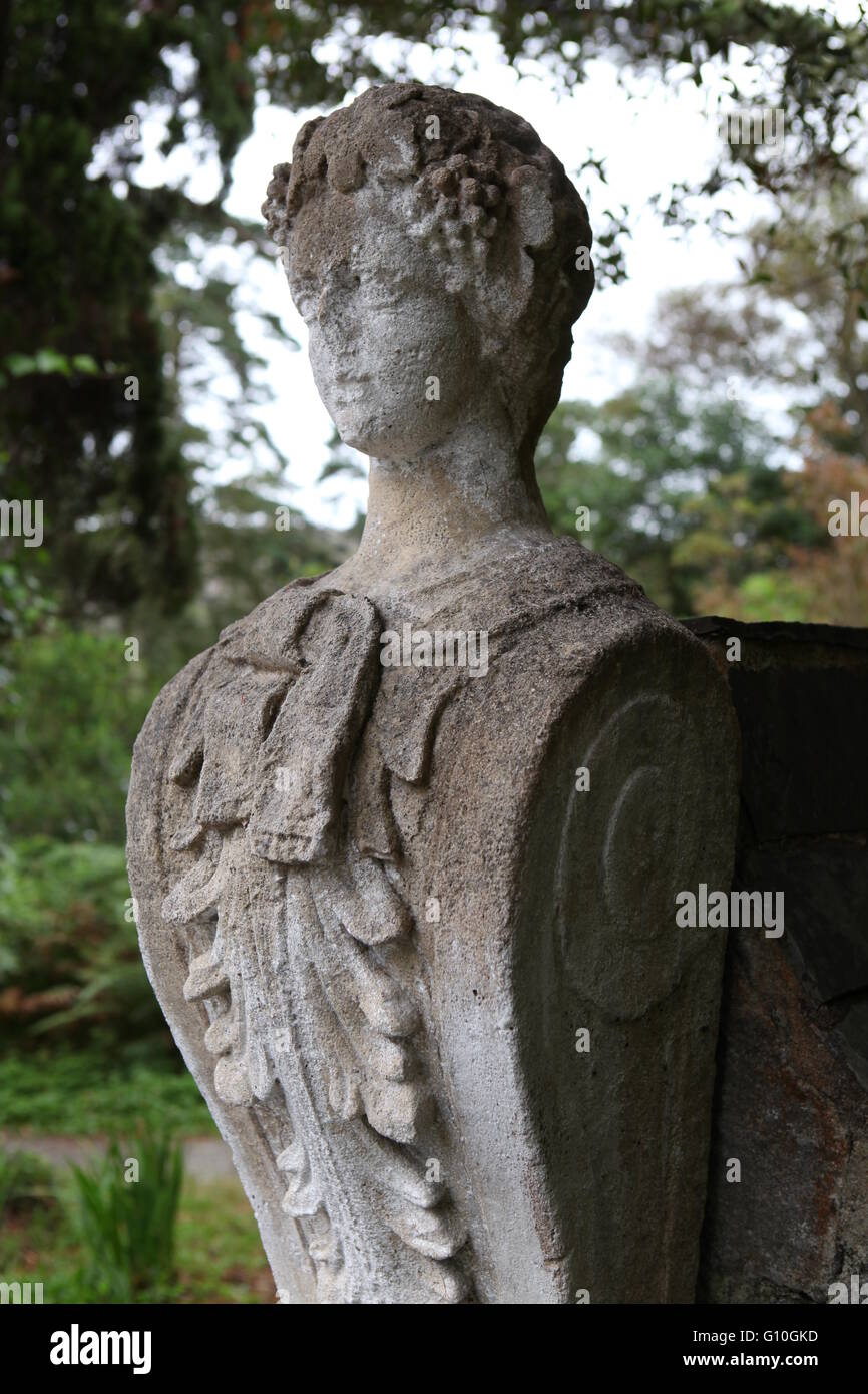 La sculpture classique dans la marche dans le parc national de Glenveagh, Donegal, Irlande, Co. Banque D'Images