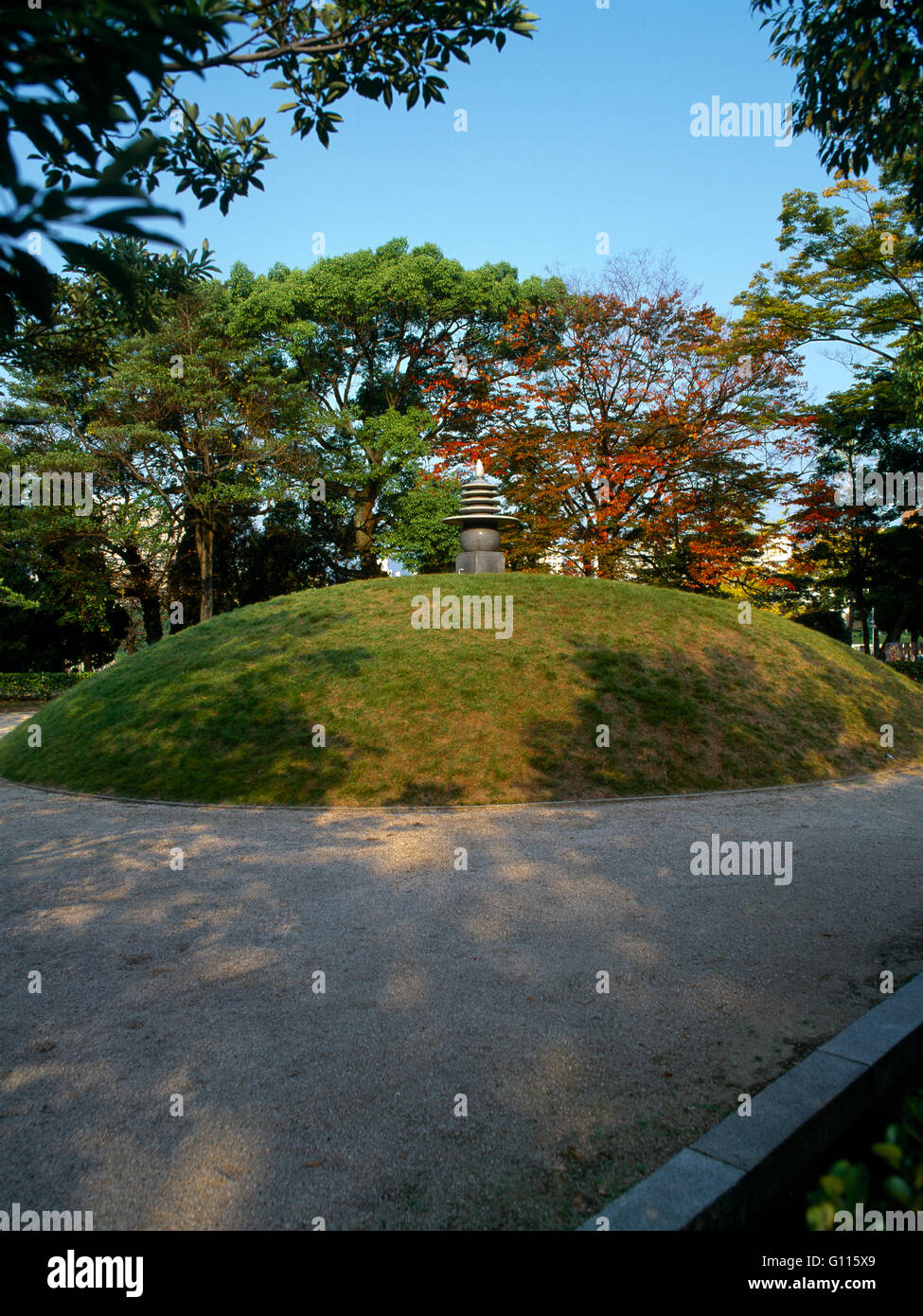 Japon Hiroshima Peace Memorial Park Memorial de la bombe atomique qui contient des cendres des victimes Banque D'Images