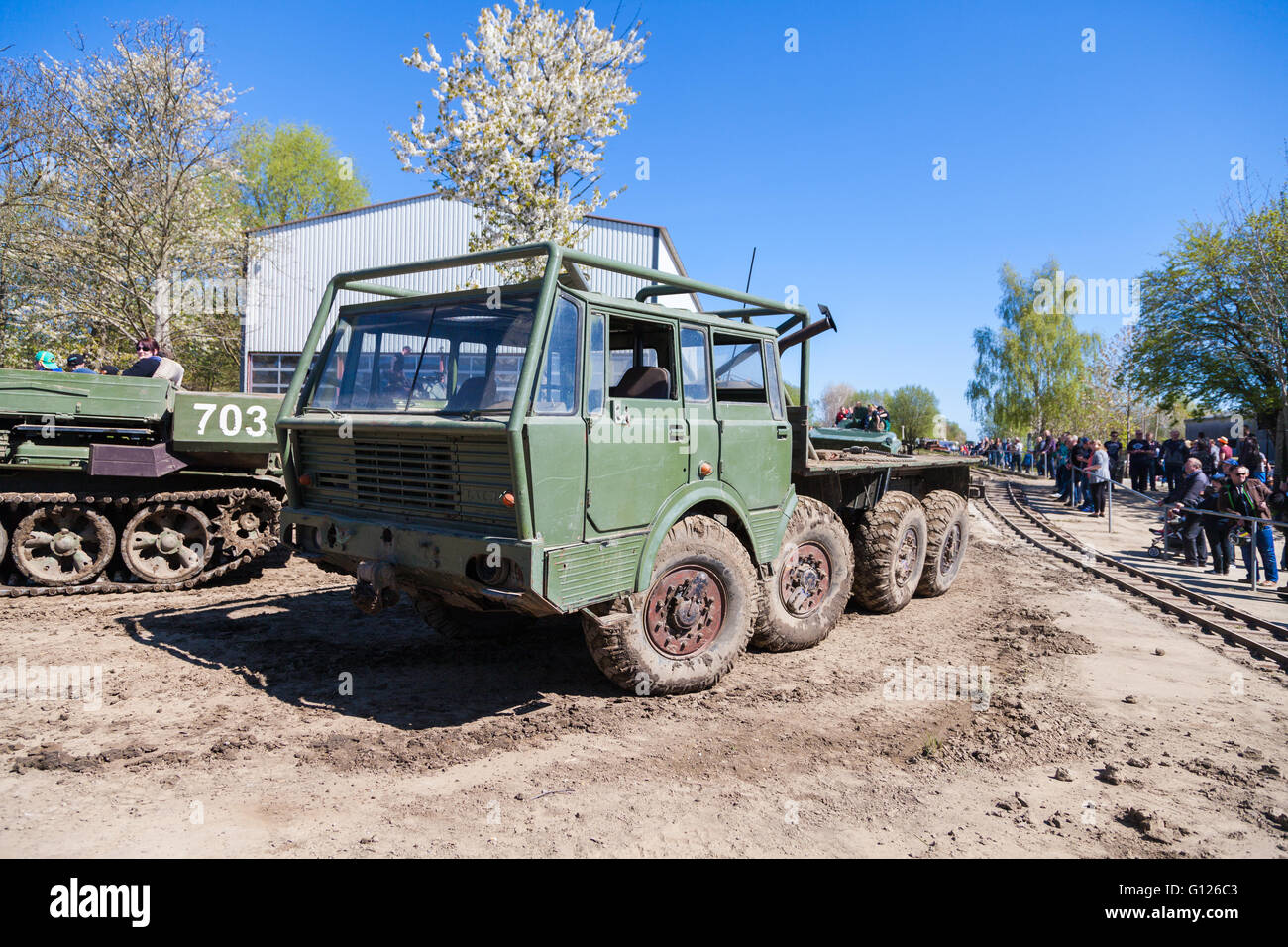 République tchèque Tatra 813 fait se dresse sur la voie sur un motortechnic festival le 5 mai 2016 à grimmen / Allemagne Banque D'Images