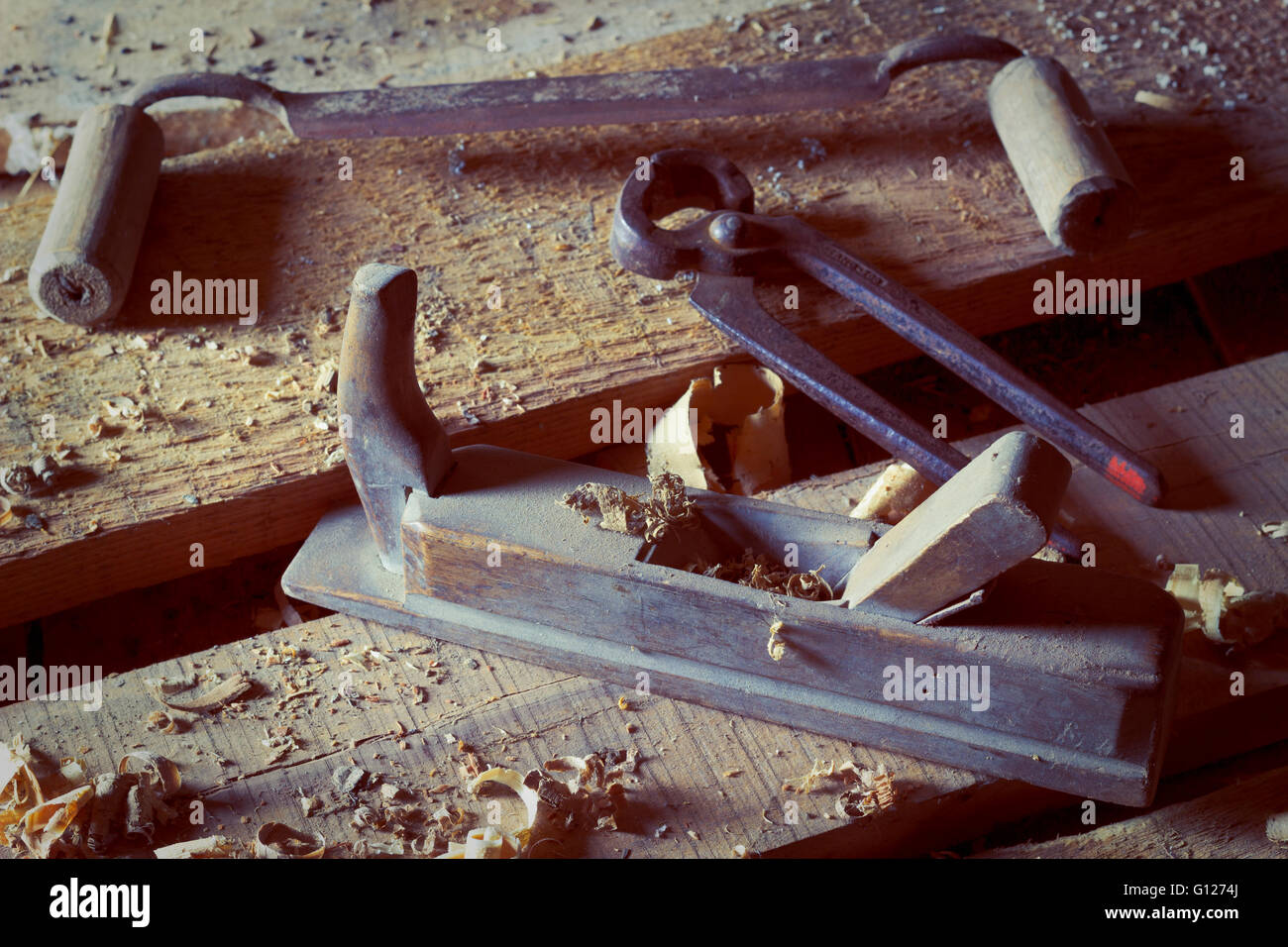 PLANE OLD TOOL / OUTIL ANCIEN / Plane de menuisier Charpentier