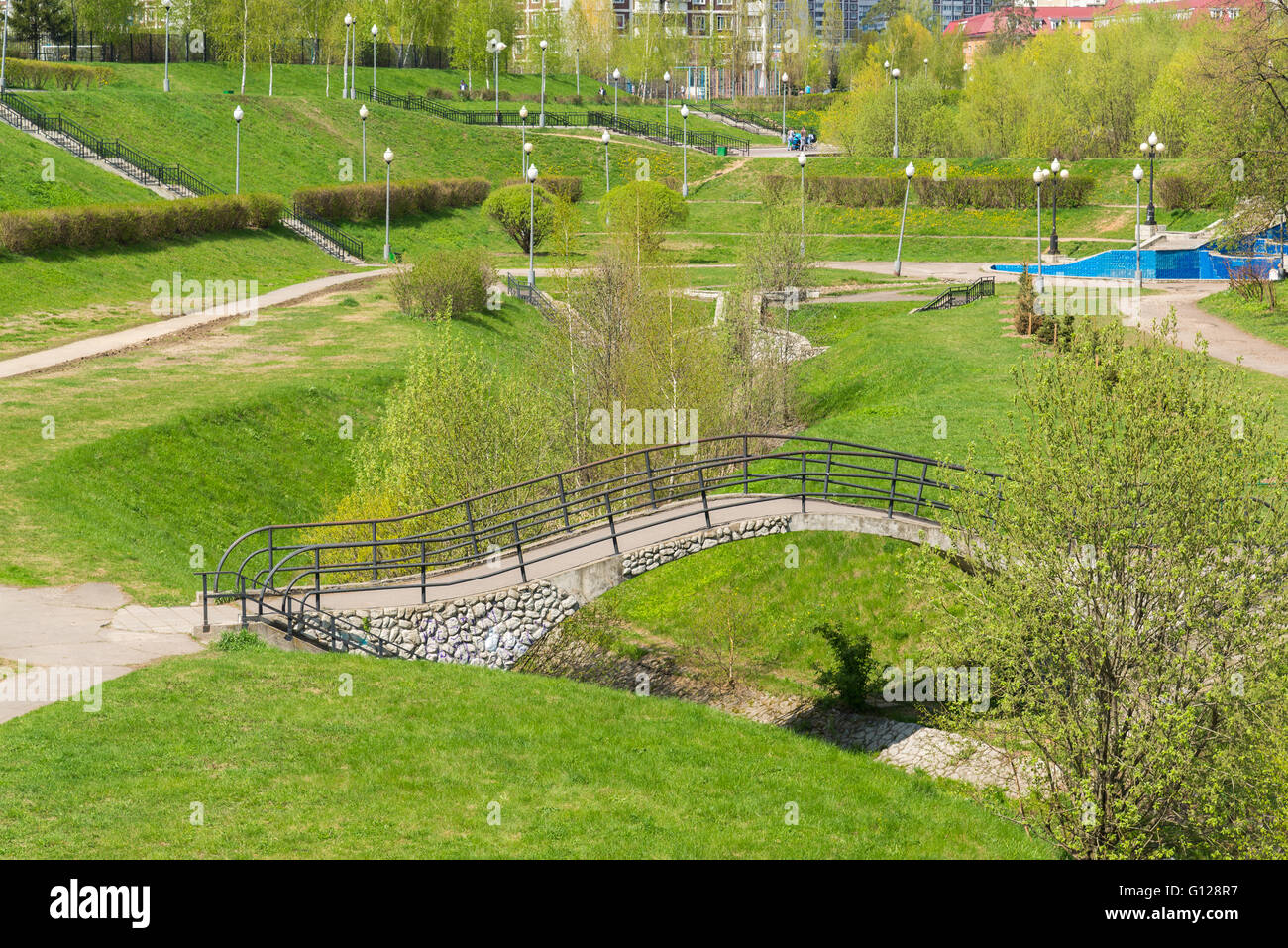 Parc avec bridge à Zelenograd District administratif de Moscou Banque D'Images