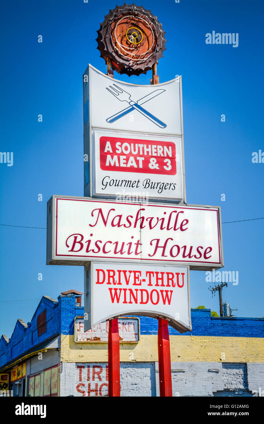 La déconnexion l'avant du petit, funky House Restaurant Biscuit Nashville dans l'Est de Nashville, TN sert le petit-déjeuner et de la viande et 3 Banque D'Images