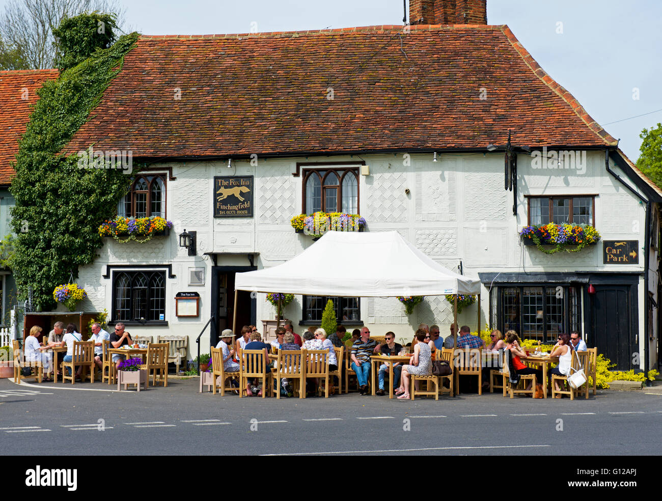The Fox Inn dans le village de Finchingfield, Essex, Angleterre, Royaume-Uni Banque D'Images