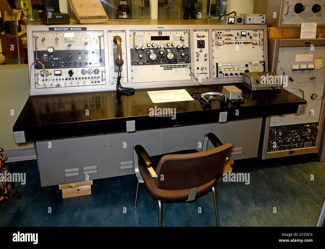 Vieux Marconi Marine (Station de télégraphie et de téléphonie) pour un navire à l'autre, du navire à la terre et vice versa la communication. Banque D'Images