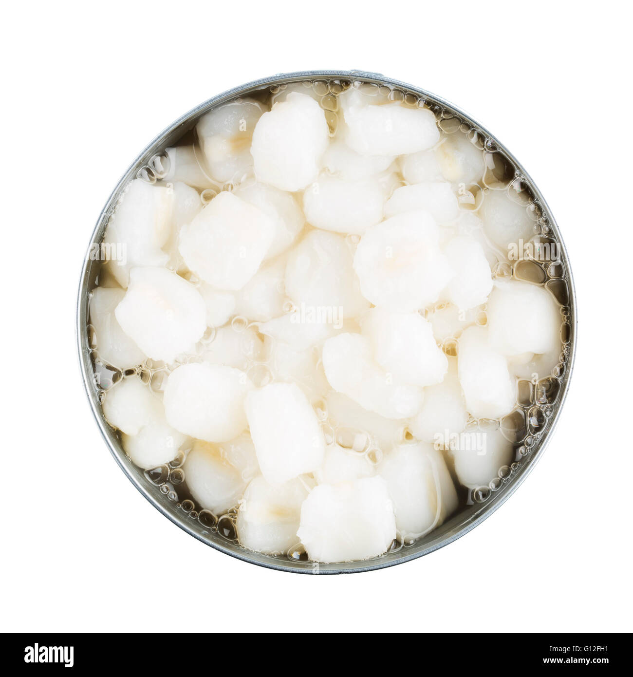 Hominy blanc à ouvrir pouvez isolé sur blanc et en vue de l'directement au-dessus Banque D'Images