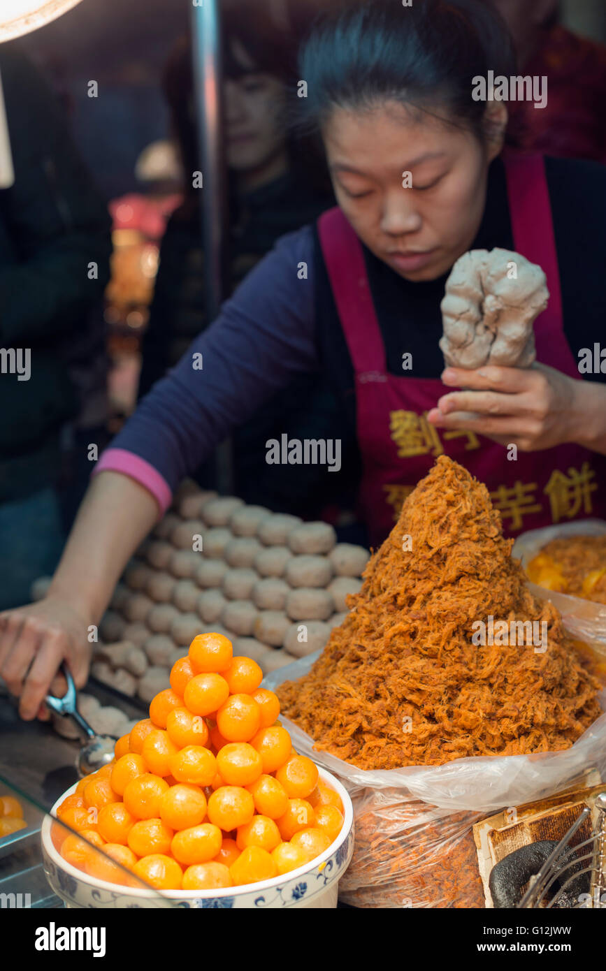 Taiwan, Jiufen, vendeur de marché alimentaire Banque D'Images