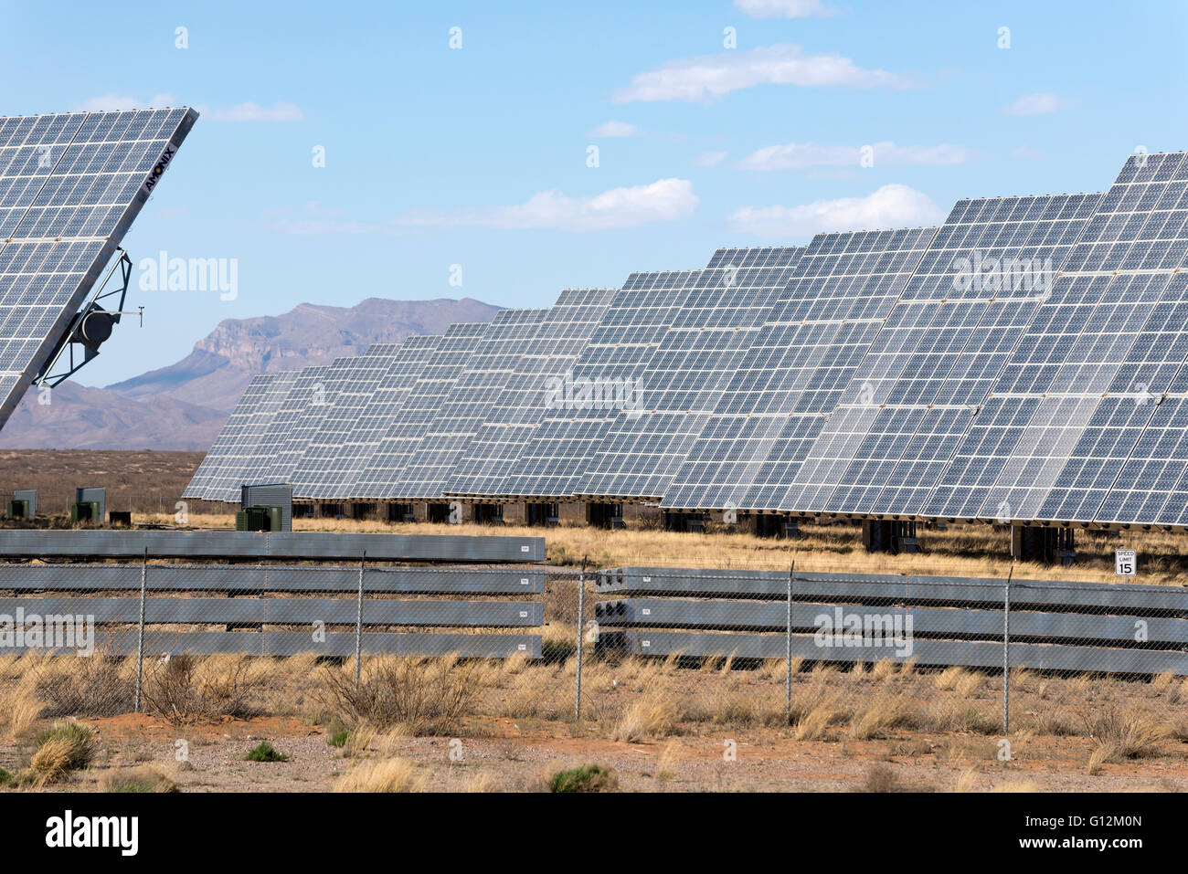 Ferme solaire près de Hatch, Nouveau Mexique. Banque D'Images