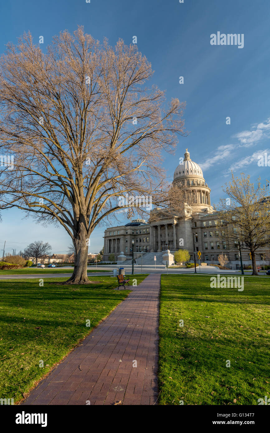 Trottoir de brique et de l'Idaho State Capital Building Banque D'Images