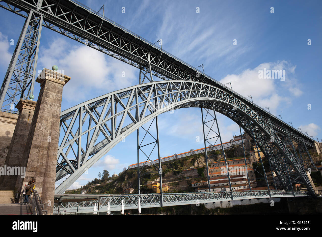 Le Portugal, Dom Luis I Pont sur la rivière Douro entre Porto et Vila Nova de Gaia, ville monument, deux charnières à double étage arch Banque D'Images