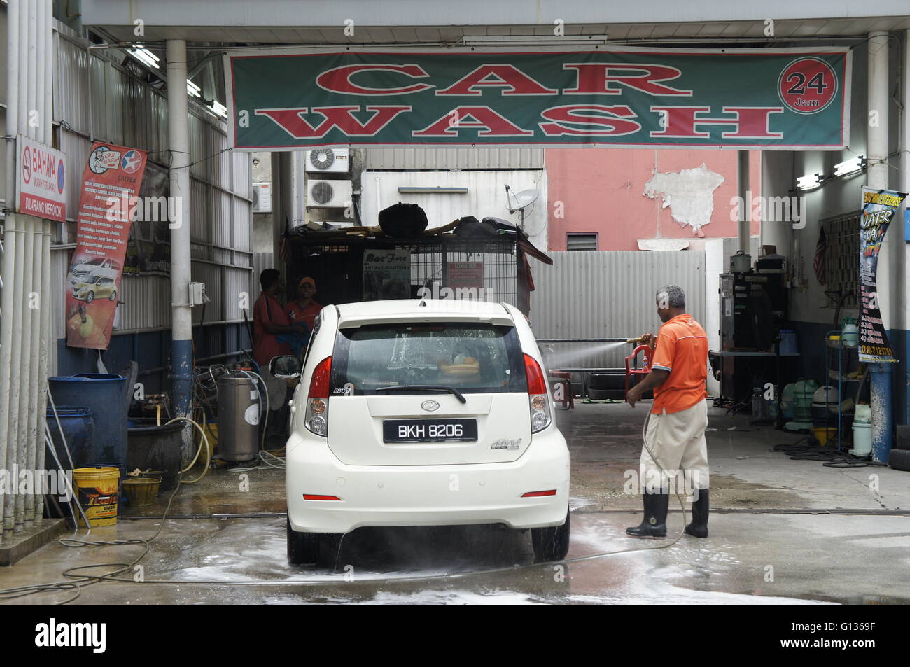 24 heures lave-auto manuel à Kuala Lumpur, Malaisie Banque D'Images