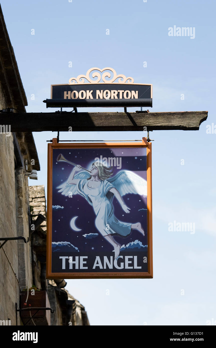 Inscrivez-vous pour l'ange, la maison dans la ville de Burford, Oxfordshire. Banque D'Images