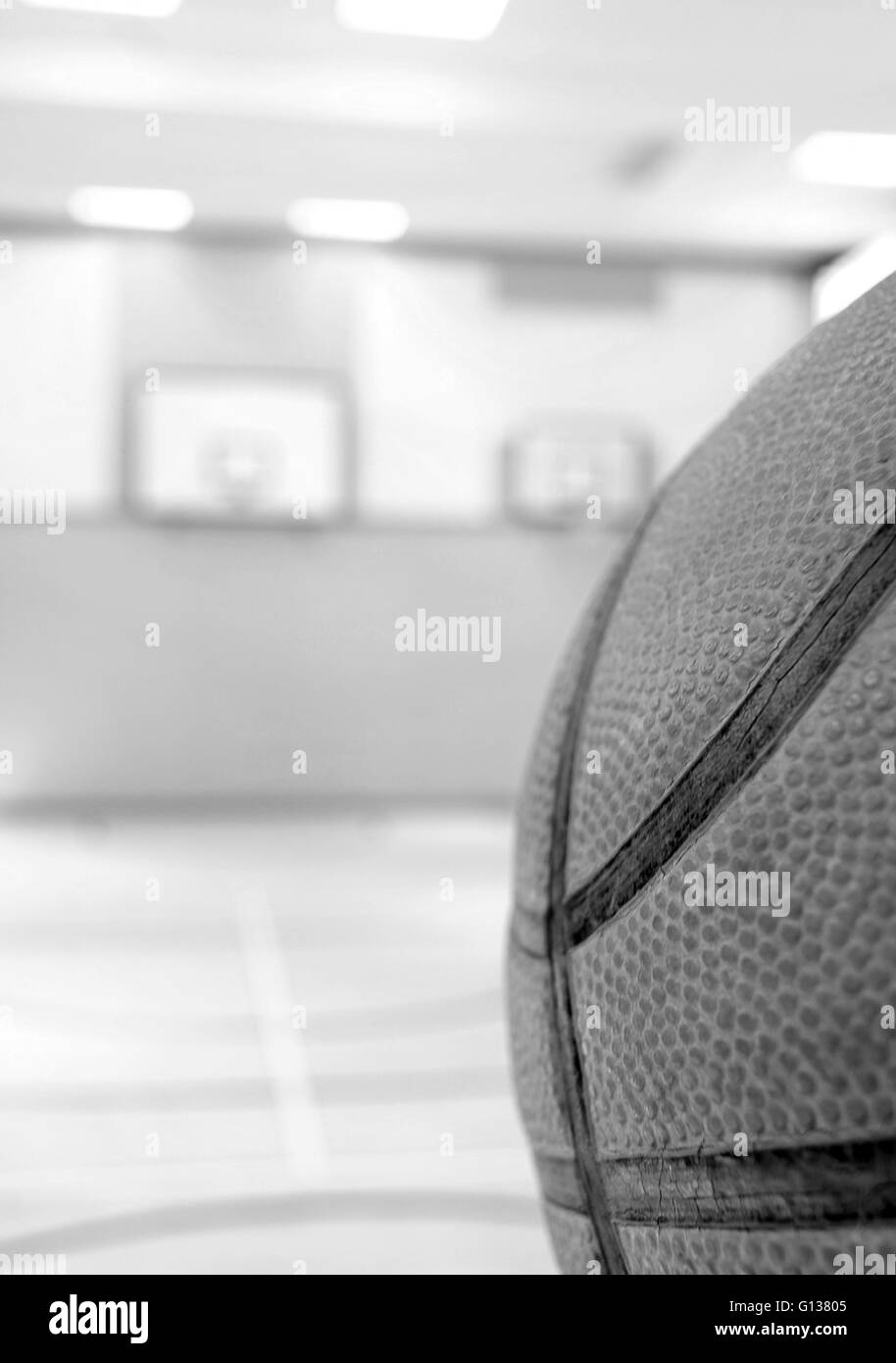 Image concept de basket-ball, ball et des paniers dans un gymnase de l'école 8 Mai 2016 Banque D'Images