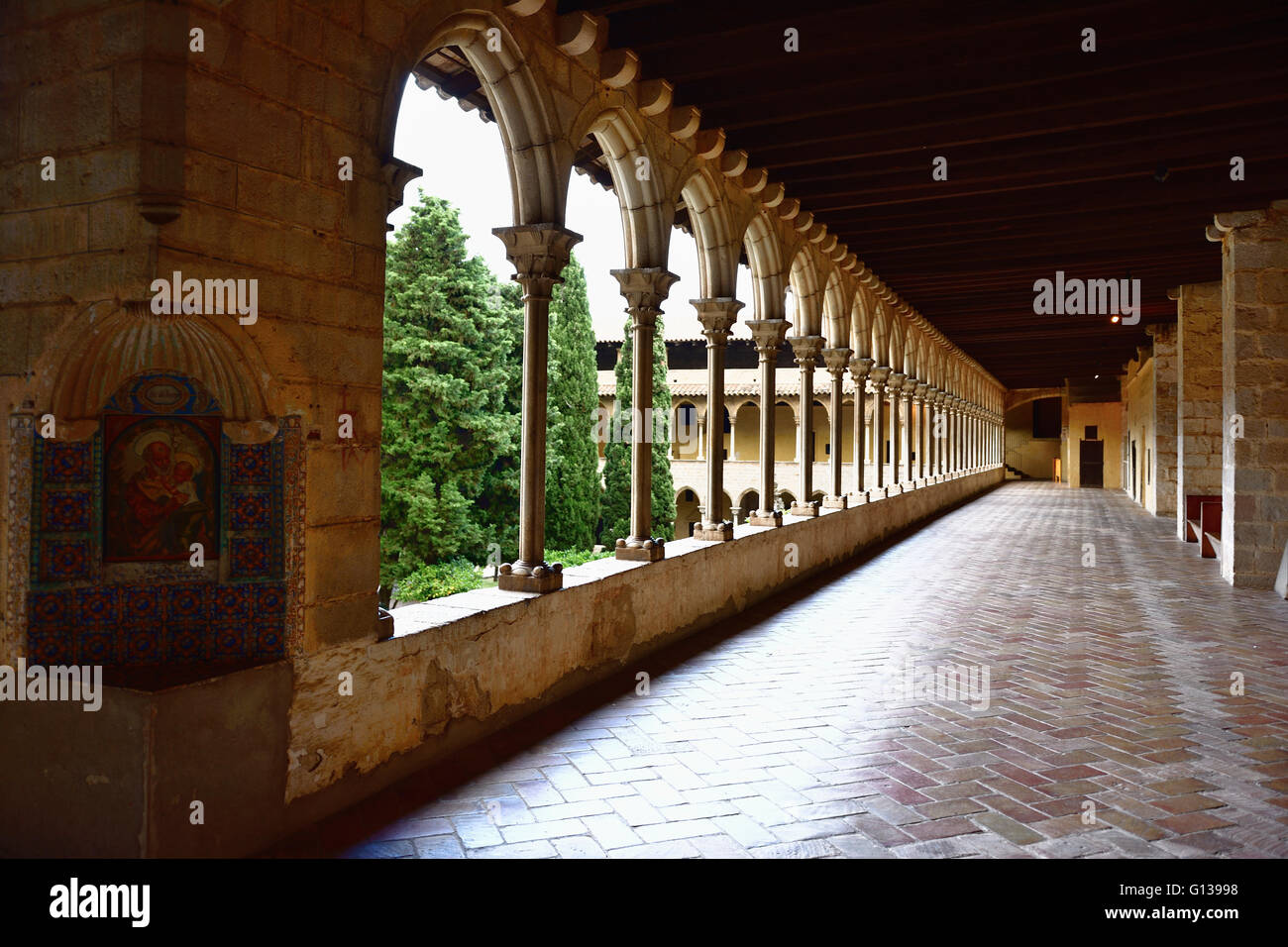 Cloître gothique du Monastère de Pedralbes à Barcelone, Catalogne, Espagne, Europe Banque D'Images