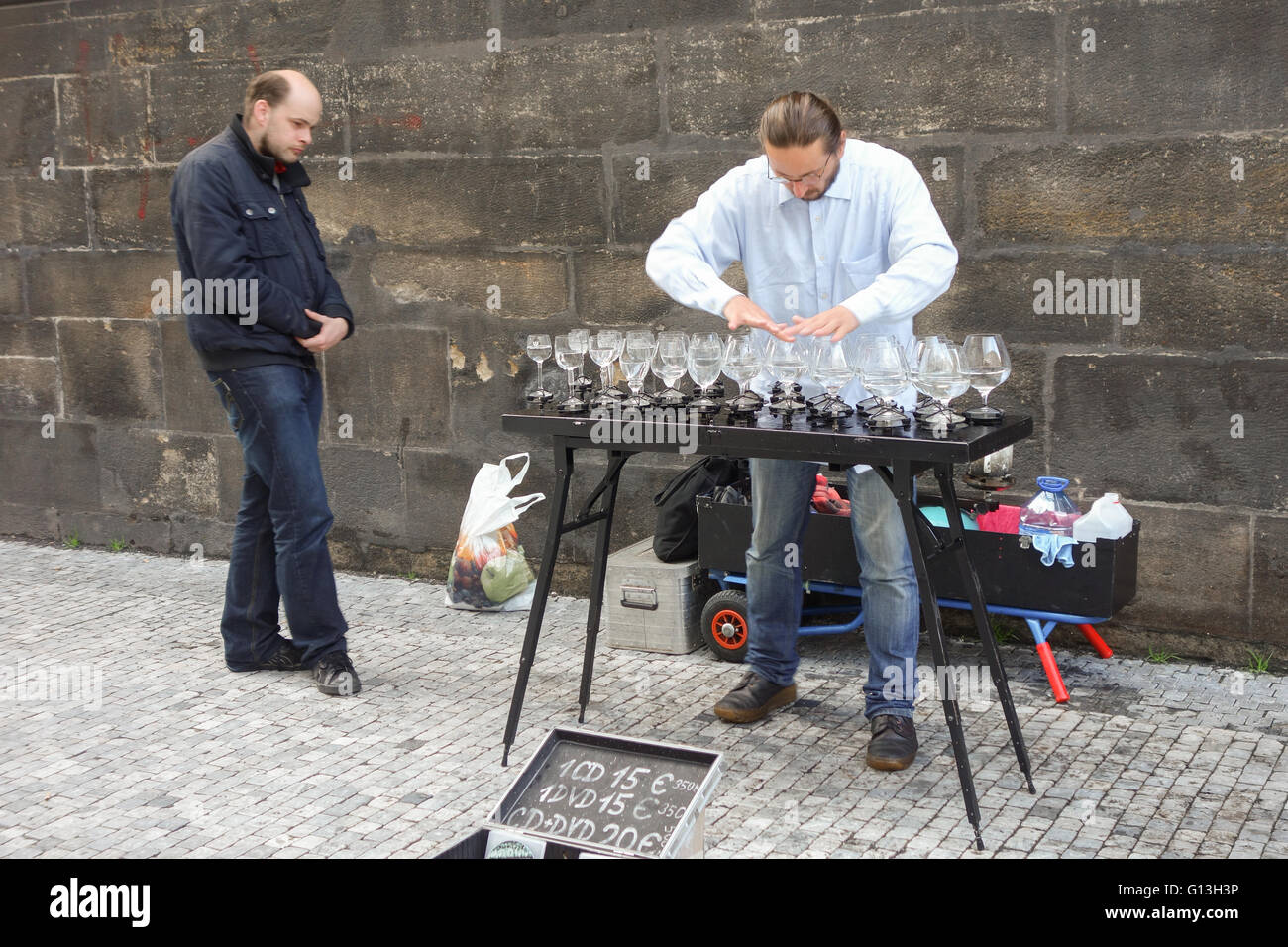 Glass harp Banque de photographies et d'images à haute résolution - Alamy