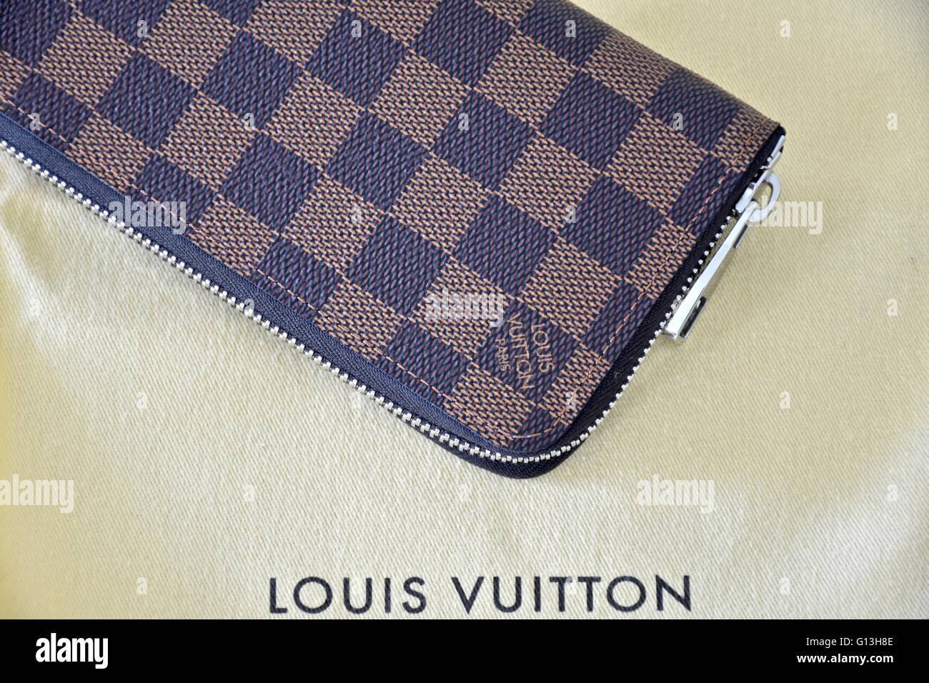 Un Louis Vuitton zippy wallet Banque D'Images