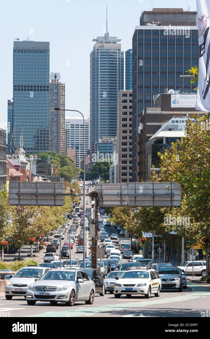 Avis de William Street et Sydney CBD de Kings Cross, Sydney, New South Wales, Australia Banque D'Images