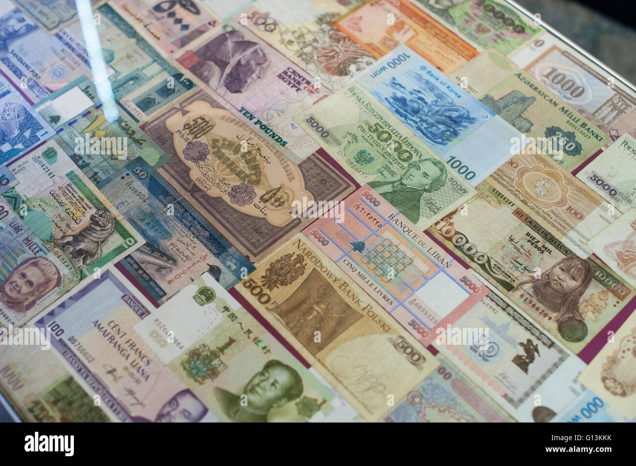 Contexte de l'argent en papier des différents pays Banque D'Images