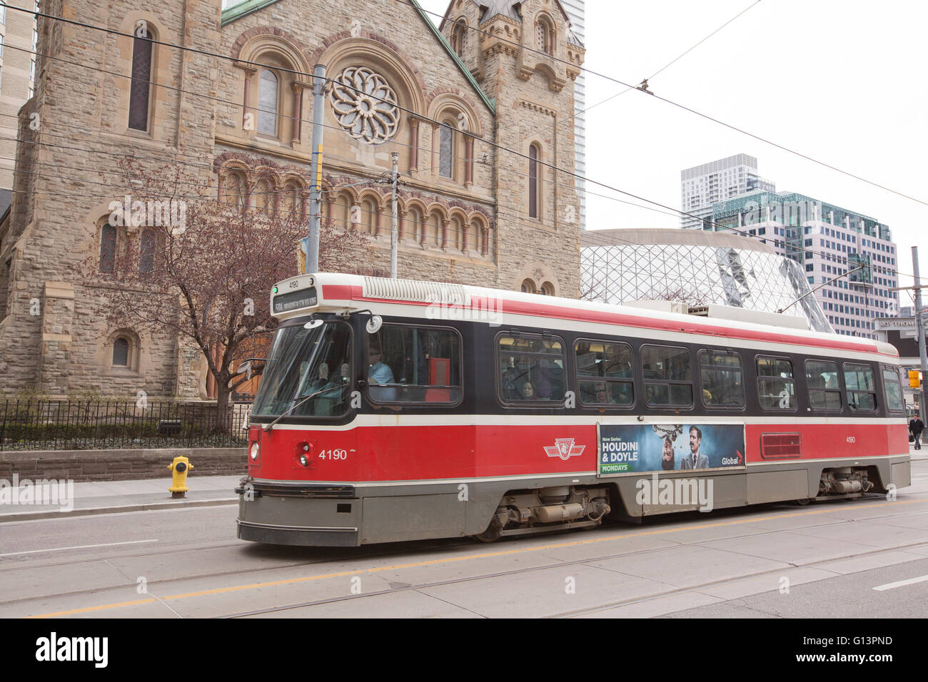 TORONTO - Le 28 avril 2016:La Toronto Transit Commission est une agence de transport public qui exploite des autobus urbains, tramway, parat Banque D'Images
