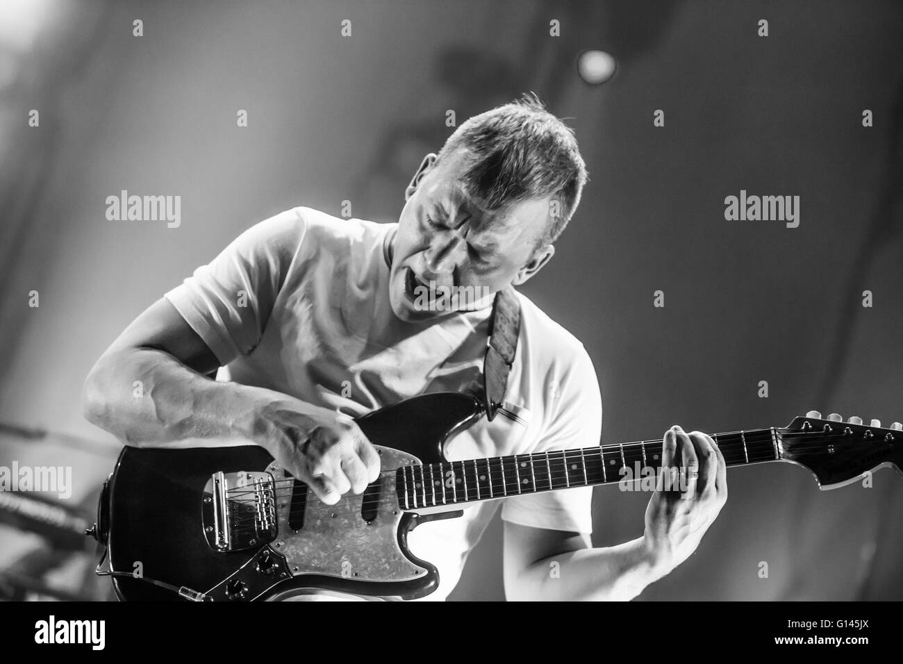 7 mai 2016 - Detroit, Michigan, États-Unis - BRAD SHULTZ DE CAGE THE ELEPHANT D'effectuer sur le Spring Fling Rock AF guidée à la Temple maçonnique à Detroit, MI le 7 mai 2016 (Crédit Image : © Marc Nader via Zuma sur le fil) Banque D'Images