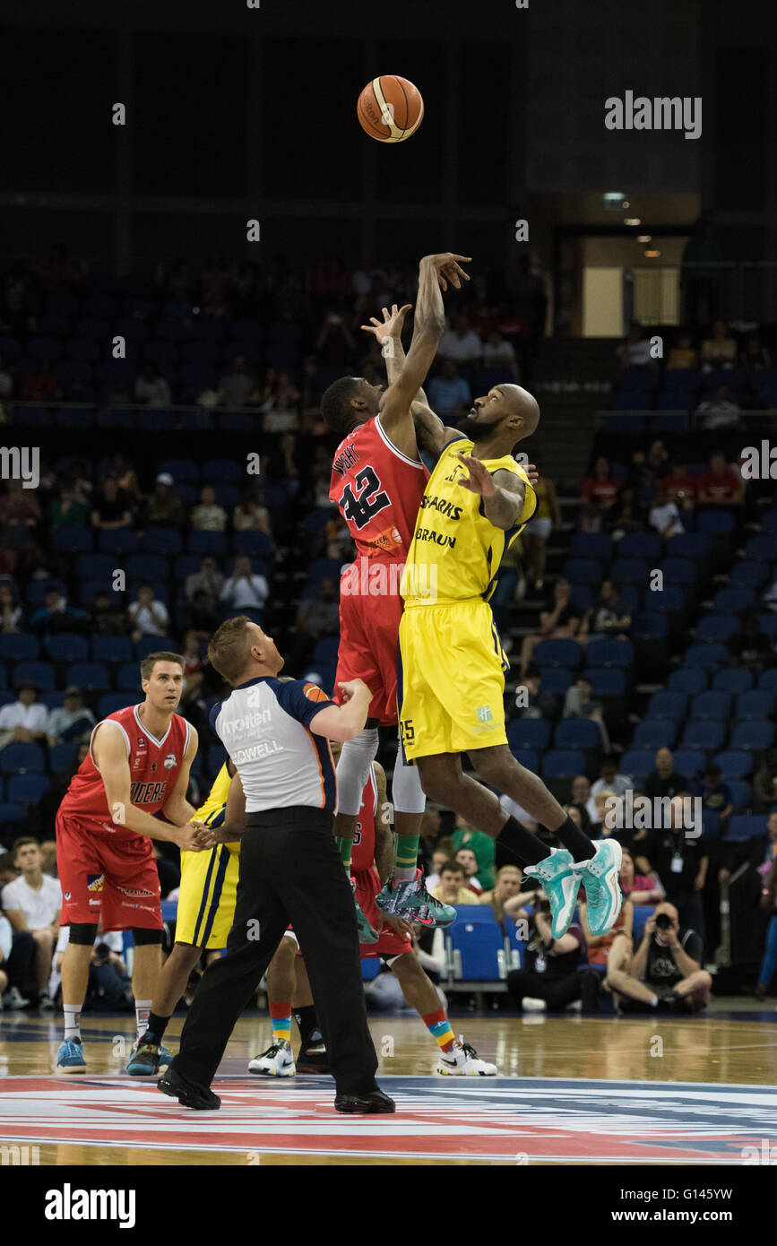 Londres, Royaume-Uni, 8 mai 2016. L'O2. Molten British Basketball League Play-Off finale aura lieu à l'O2 entre Leicester Riders et Sheffield les requins. Credit : pmgimaging/Alamy Live News Banque D'Images