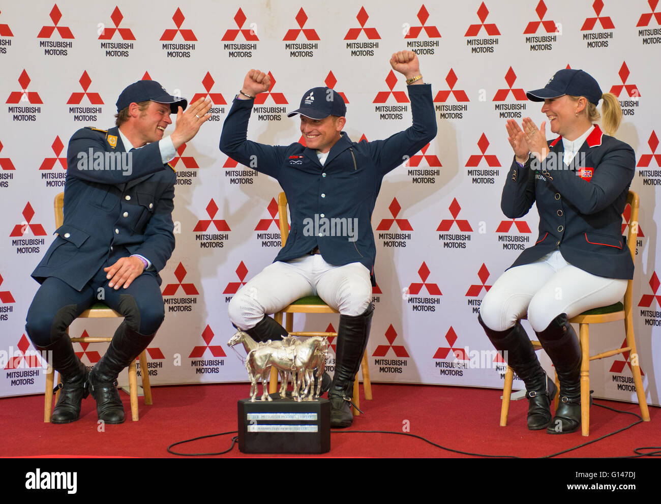Le Gloucestershire, Royaume-Uni. 8 mai, 2016. Photo:Badminton Gloucestershire U.K.Mitsubishi Motors Badminton Horse Trials.Winner Michael Jung Allemagne, deuxième place Andreas Osholt d'Allemagne et troisième place Gemma Tattershall de Grande-bretagne lors d'une conférence de presse post-événement. Date 08/05/2016 Crédit : charlie bryan/Alamy Live News Banque D'Images