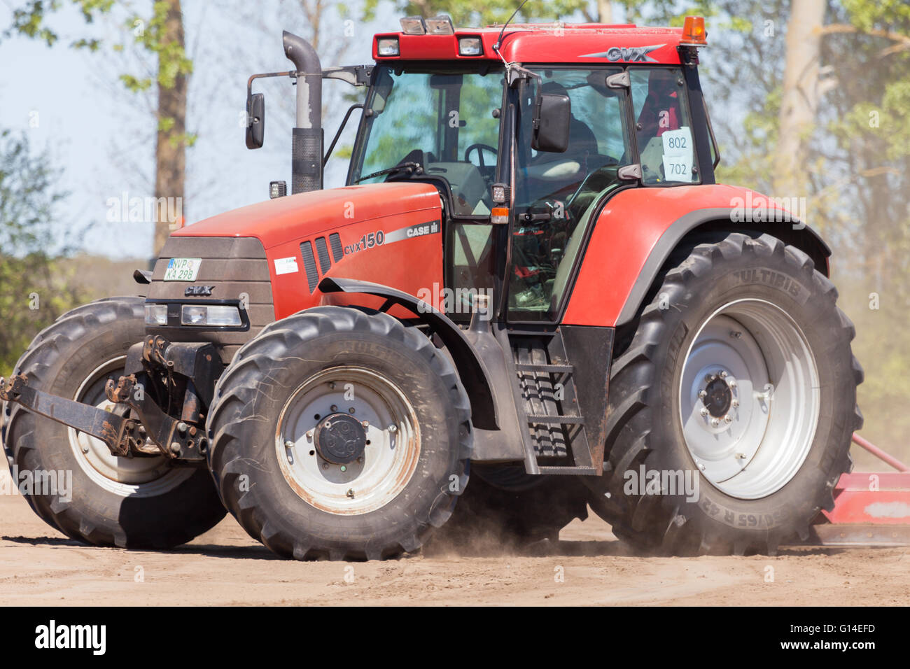 GRIMMEN/ ALLEMAGNE - 5 mai : allemand Case Puma CVX 150 tracteur roule sur la voie sur un motortechnic festival le 5 mai 2016 à grimmen Banque D'Images