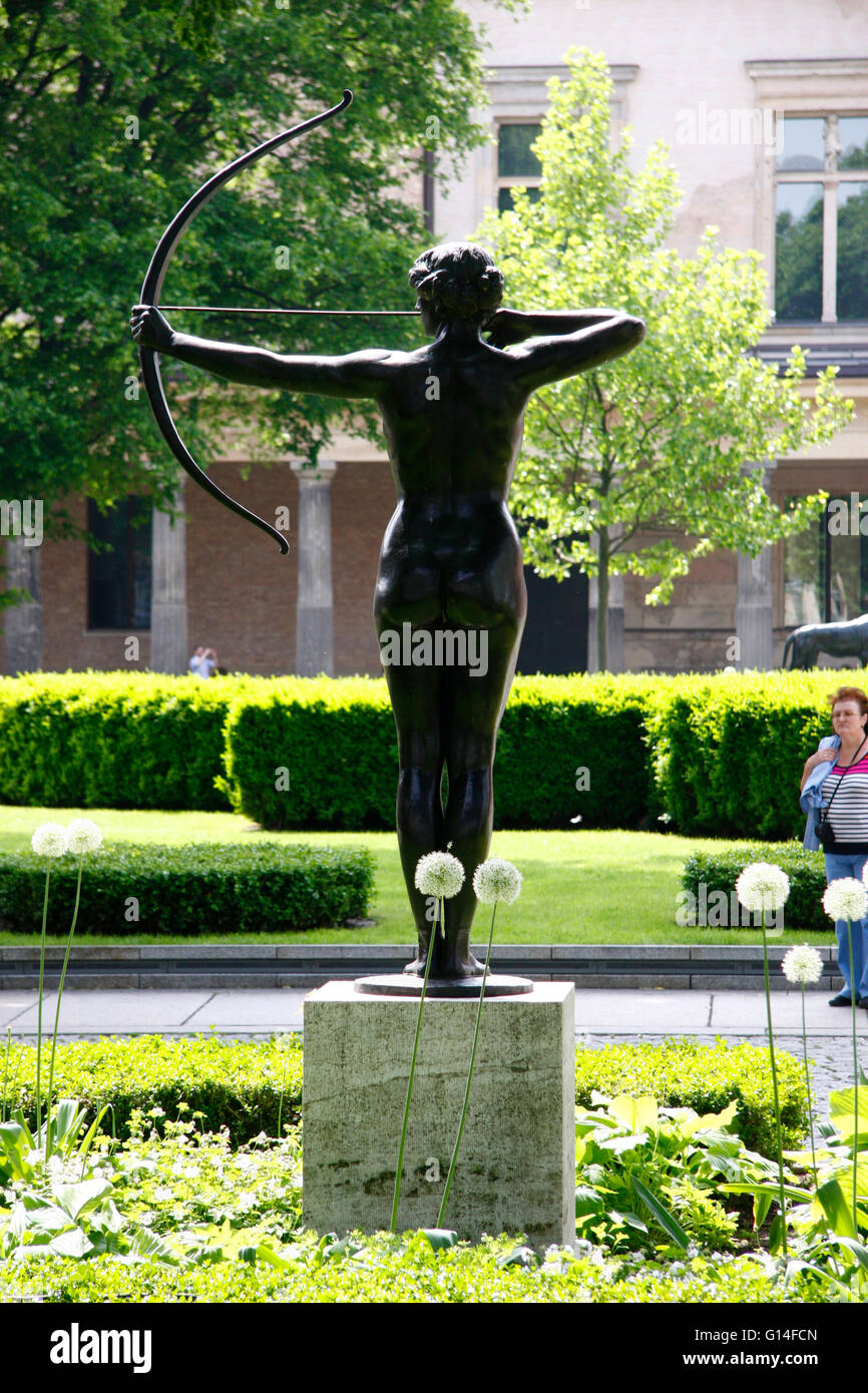 Skulptur vor der alten Nationalgalerie, Berlin-Mitte. Banque D'Images