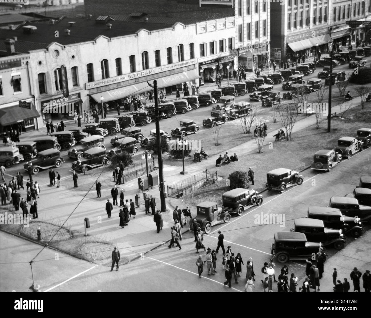 Rue principale de Macon, Géorgie, en 1936. Photographié par marché Evans. Banque D'Images