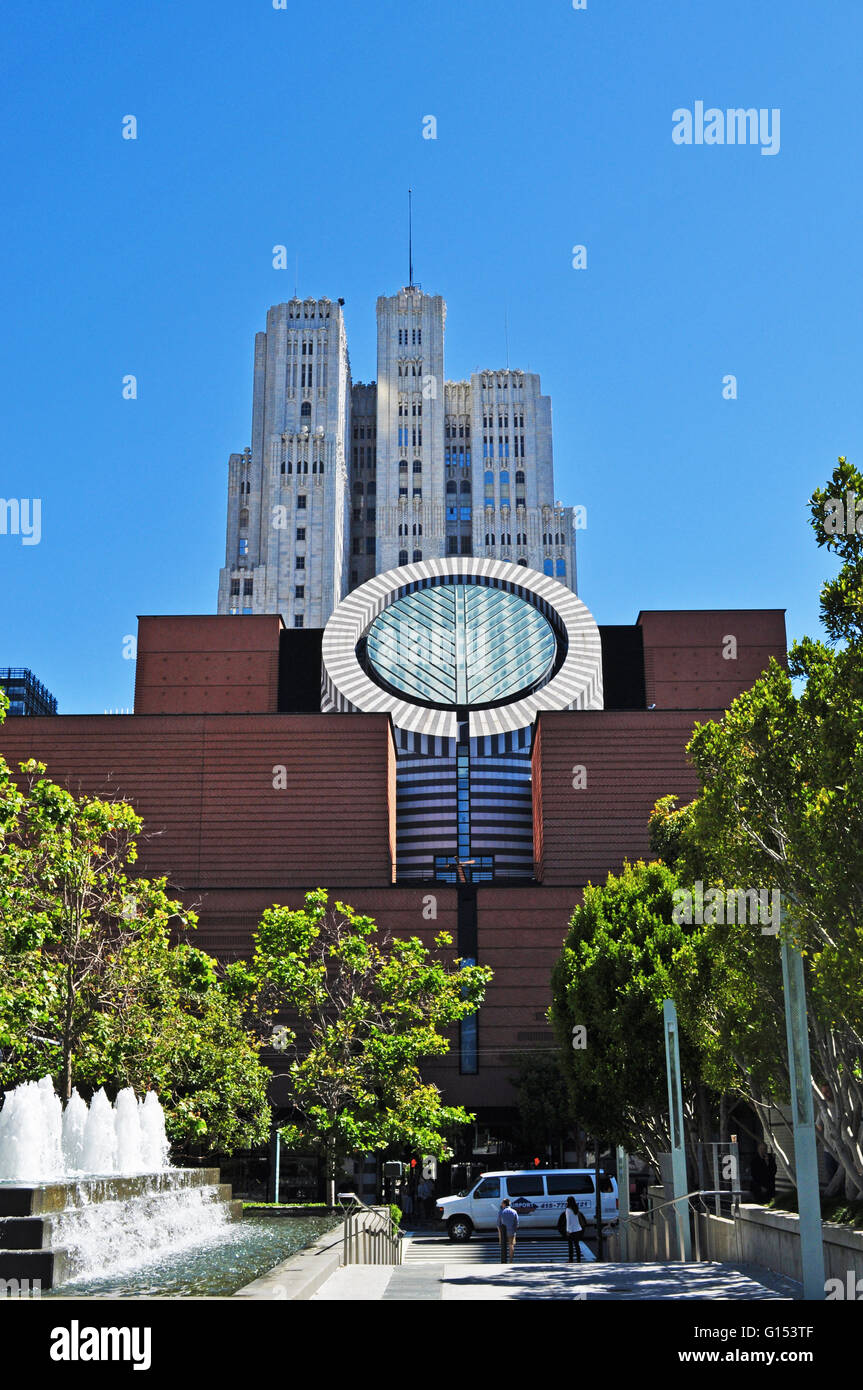 San Francisco, Buenos Aires : l'horizon de la ville avec vue sur le musée d'Art Moderne Moma, le bâtiment, conçu par l'architecte suisse Mario Botta Banque D'Images