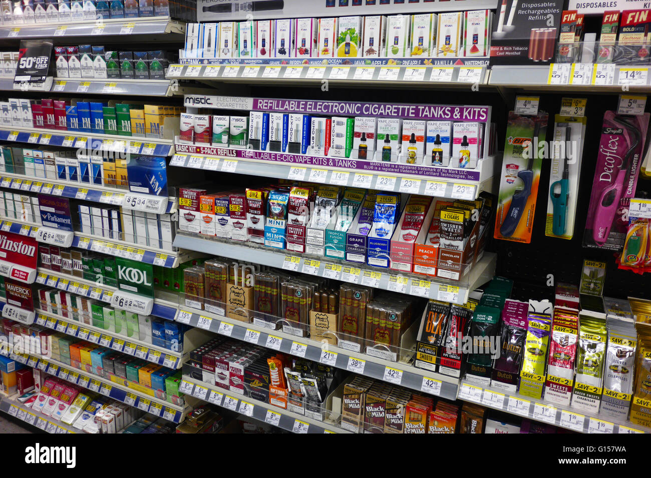 La disparition de la nicotine et du tabac vista produits sur l'affichage pour la vente au détail dans une pharmacie. Banque D'Images