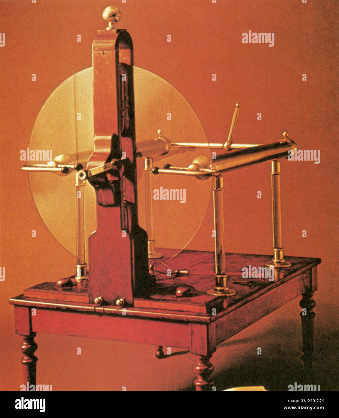 18e siècle Ramsden-plaque type Générateur électrostatique. Banque D'Images