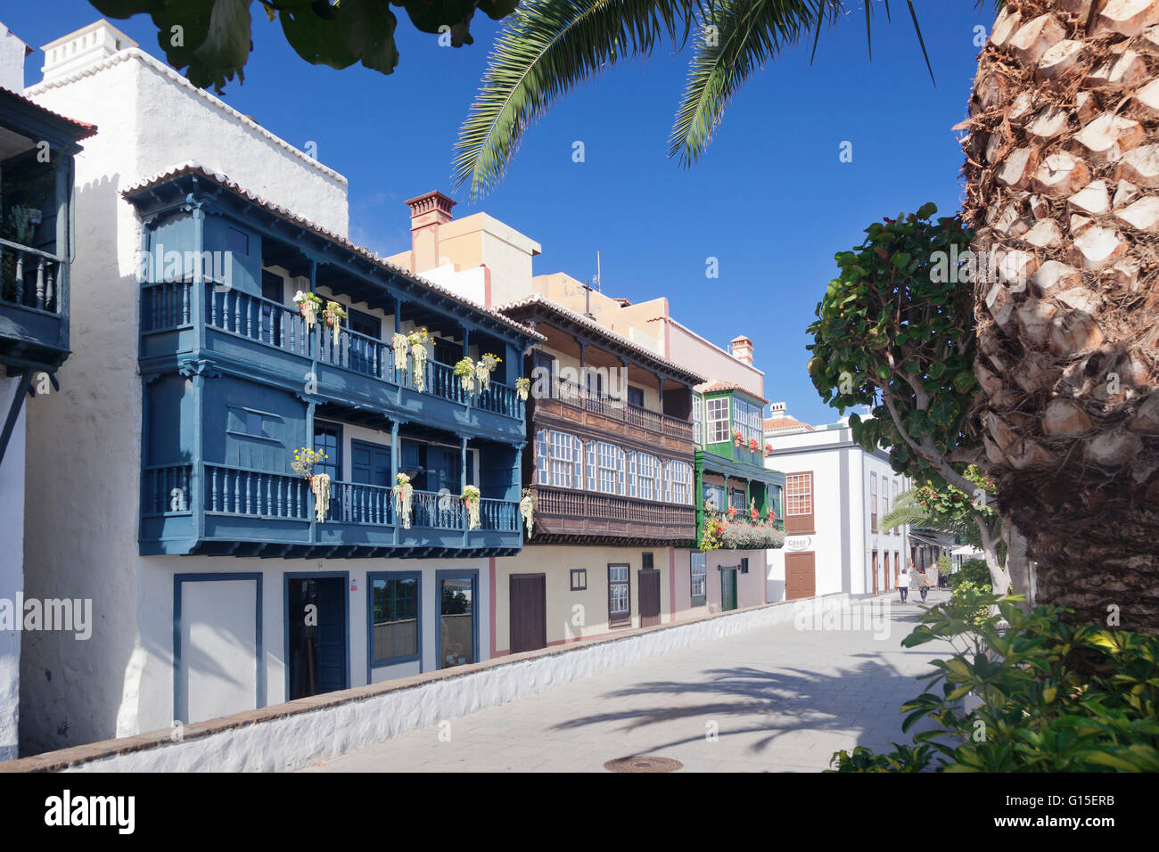 Los Balcones, maisons traditionnelles aux balcons de bois dans l'Avenida Maritima, Santa Cruz de la Palma, La Palma, Canary Islands Banque D'Images