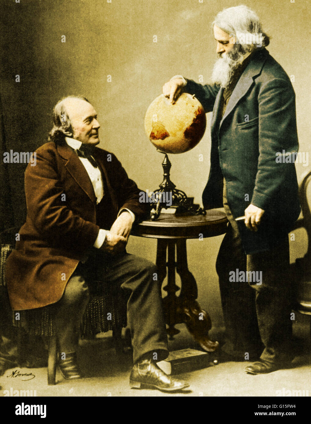 Louis Agassiz, zoologiste et géologue, et Benjamin Peirce, mathématicien et astronome, conférant en 1871. Agassiz était un innovateur dans l'étude de l'histoire naturelle de la terre, alors que Peirce a versé des cotisations aux domaines de l'algèbre, l'mathema Banque D'Images