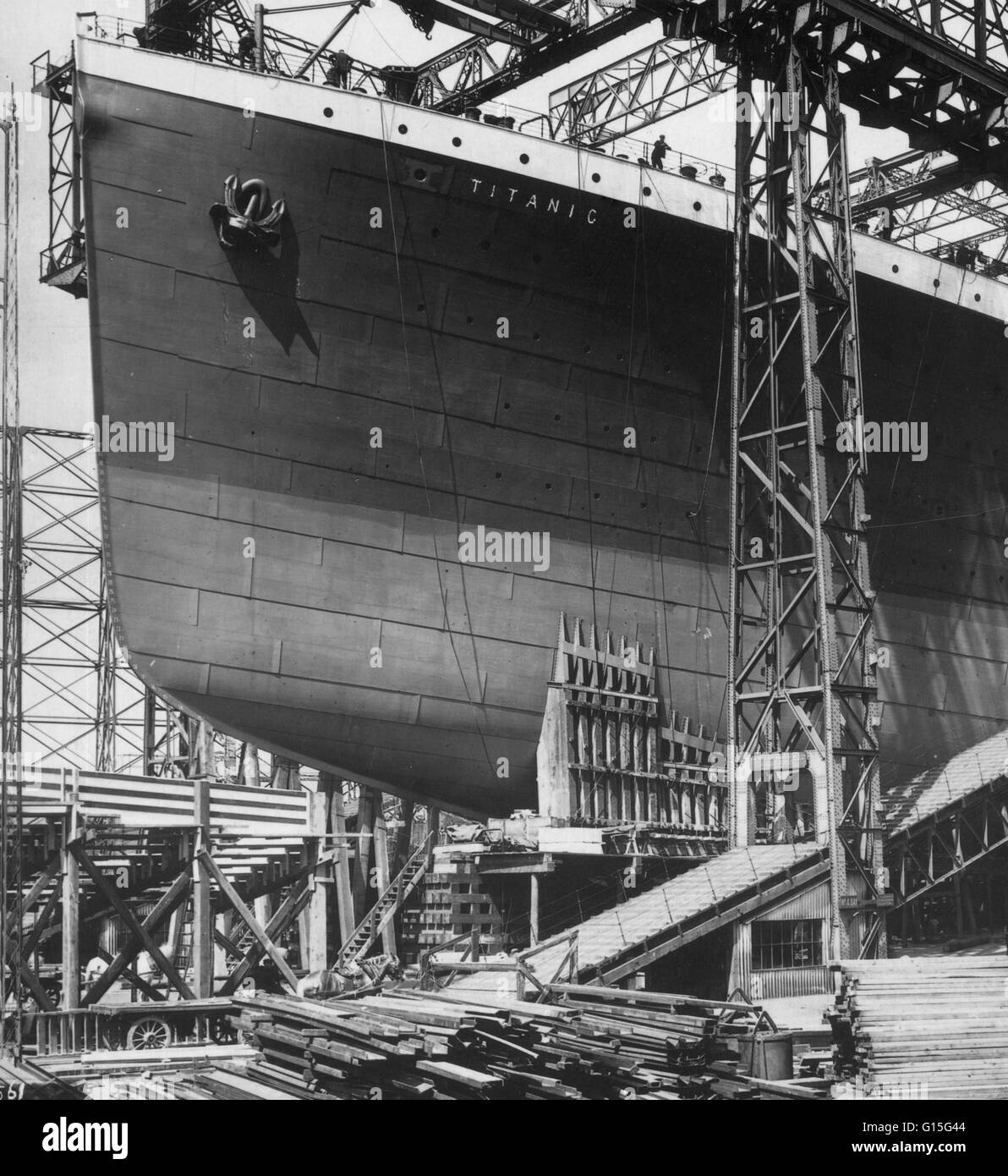 Le célèbre paquebot Titanic prêt au lancement de Belfast, 1911. Banque D'Images