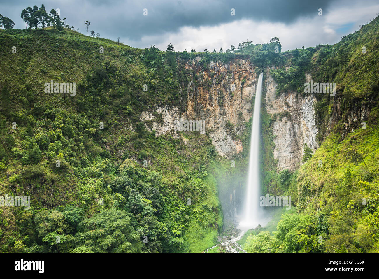 Piso en dehors Cascade Berestagi, Sumatra, Indonésie, Asie du Sud, Asie Banque D'Images