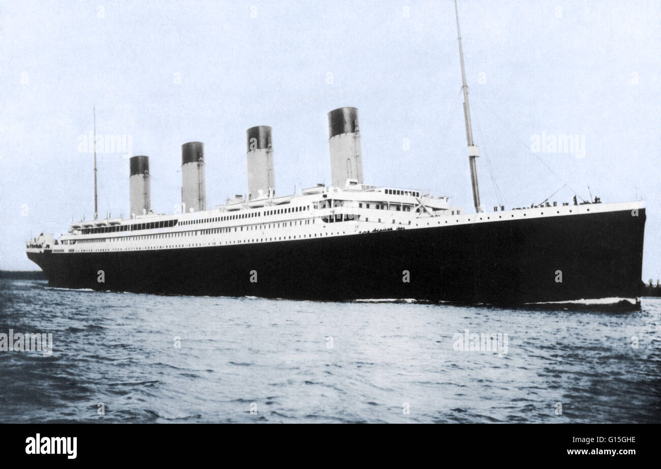 Le Titanic steamship était le plus grand navire jamais construit à l'époque. En 1912, le navire a appareillé de Southampton, en Angleterre, à New York. Le 14 avril, le navire a heurté un iceberg près de Grand Banks et coule le lendemain. Seulement environ 700 personnes ont survécu hors de Banque D'Images