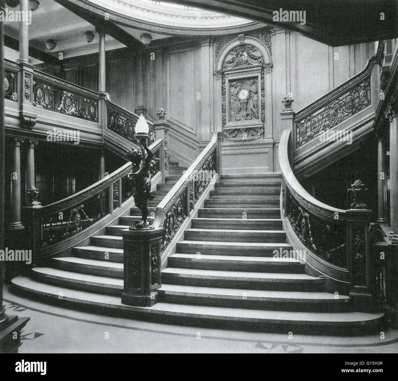 Le grand escalier en 1912 du célèbre navire Titanic. Banque D'Images