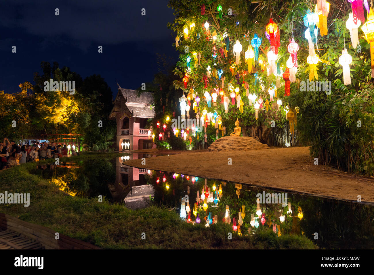 Loi Kratong festival des lumières, le Wat Phan Tao Temple, Chiang Mai, Thaïlande, Asie du Sud-Est, Asie Banque D'Images