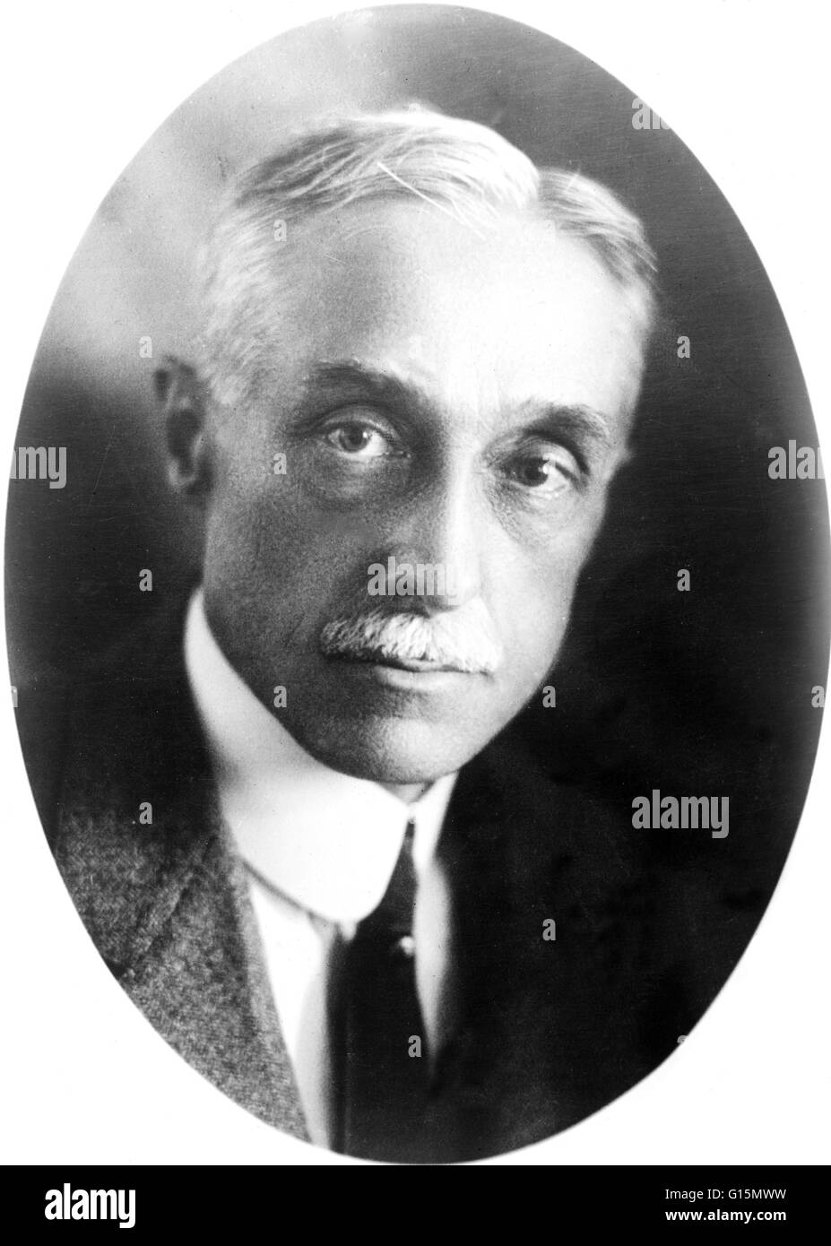 Elmer Ambrose Sperry (Octobre 12, 1860 - Juin 16, 1930) était un inventeur et entrepreneur américain, plus connu en tant que co-inventeur, avec Herman Anschütz-Kaempfe du gyrocompas, un compas magnétique qui est basée sur un disque tournant à vitesse de rotation et de t Banque D'Images