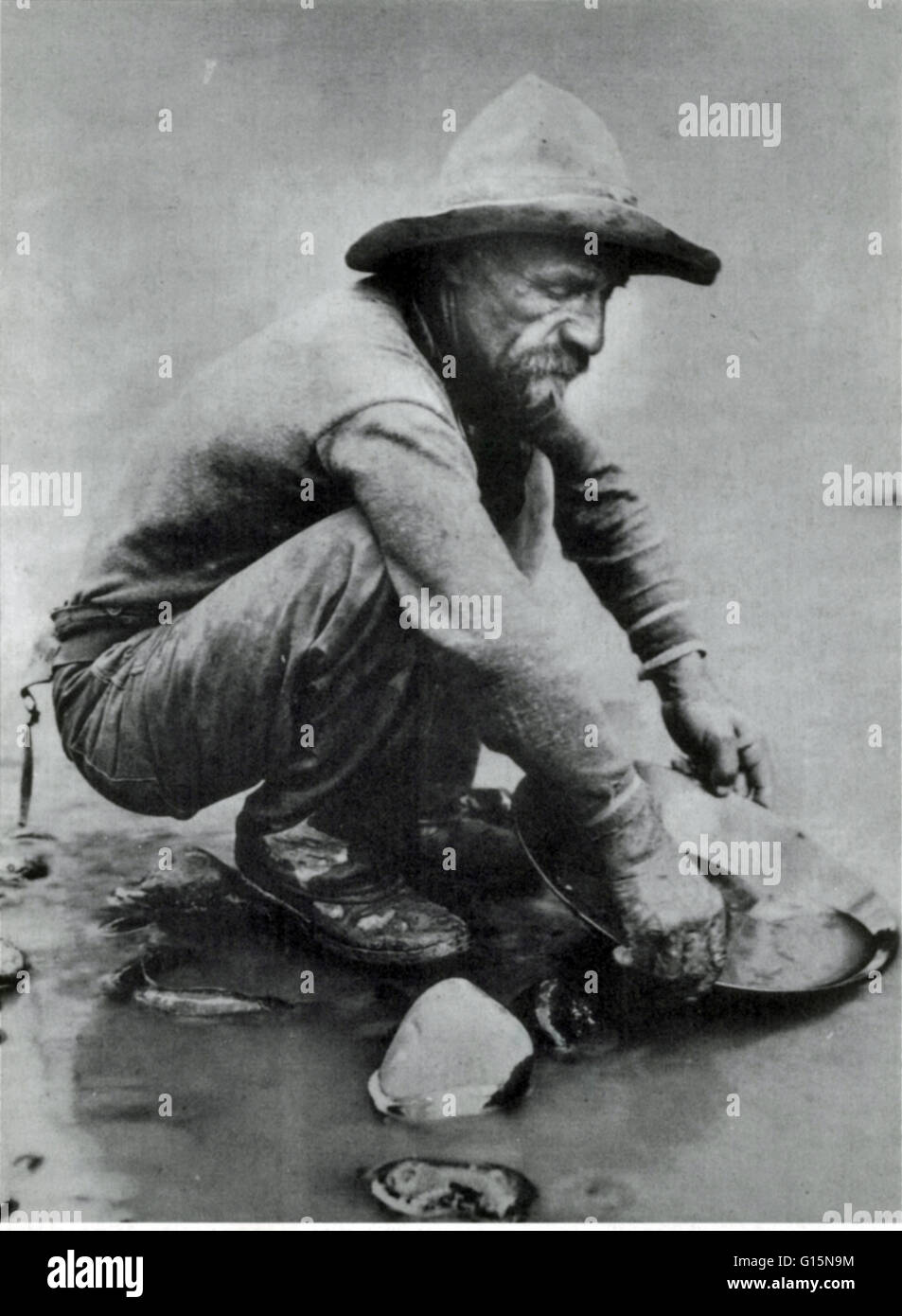 Quarante-neuf casseroles pour l'or le long de l'American River en Californie, 1850. L'American River est un fleuve d'eau de la Californie system qui court à compter de la crête de la Sierra Nevada à sa confluence avec la rivière Sacramento de Sacramento, CA Banque D'Images